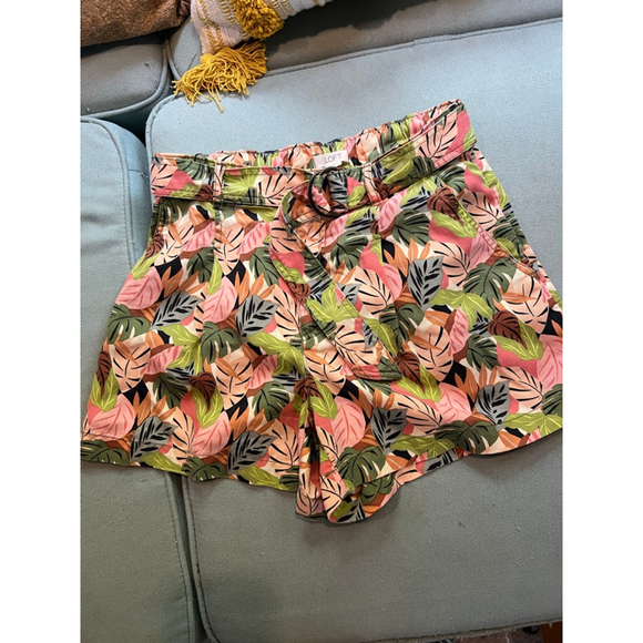 LOFT Pants - Women's LOFT High Waist Tropical Leaf Print Shorts S